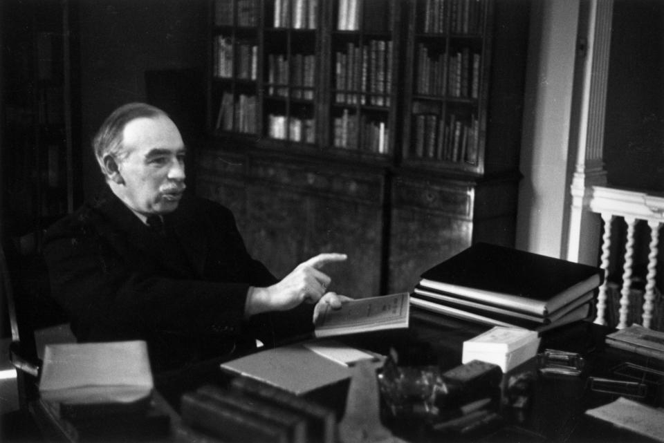 English economist John Maynard Keynes at his desk on March 16, 1940.&nbsp; (Photo: Tim Gidal via Getty Images)