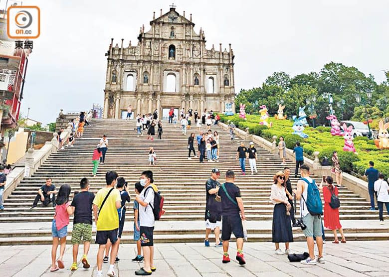 內地多個旅遊平台搜索量急升，而澳門成為最熱門目的地之一。