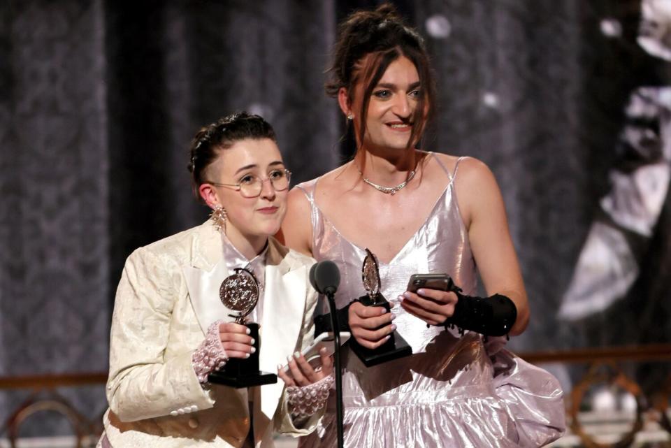 Lucy Moss and Toby Marlow accept a Tony Award for original score.