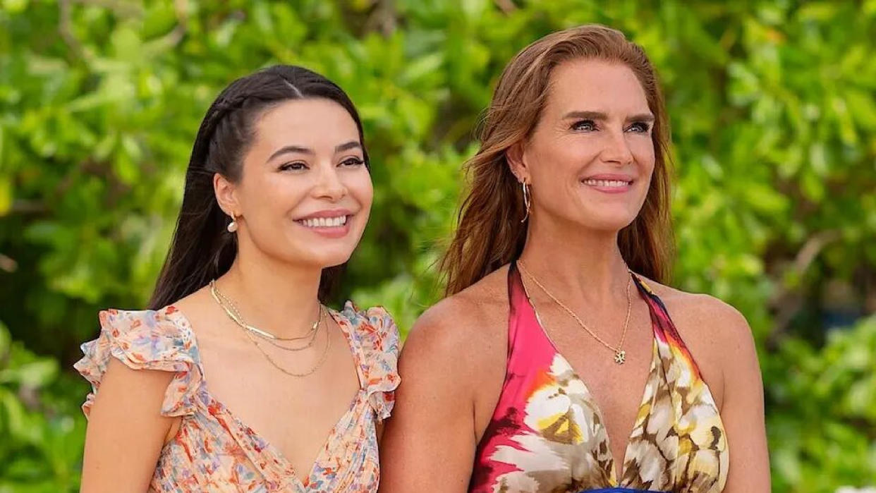  Miranda Cosgrove and Brooke Shields in Mother of the Bride movie on Netflix. 