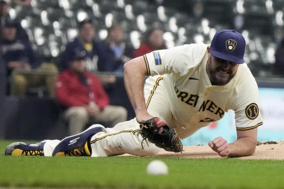Brewers left-hander Wade Miley says he needs Tommy John surgery - Yahoo ...