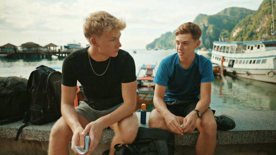 Race Across The World's Alfie and Owen are running low on money. 