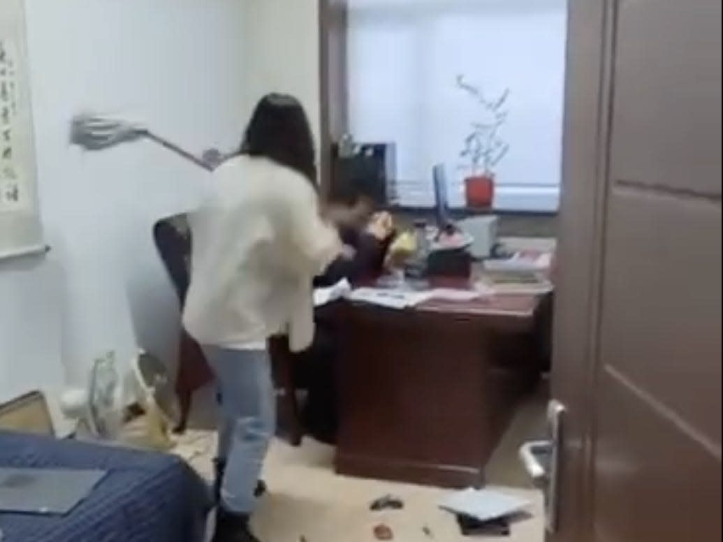 China woman mop boss