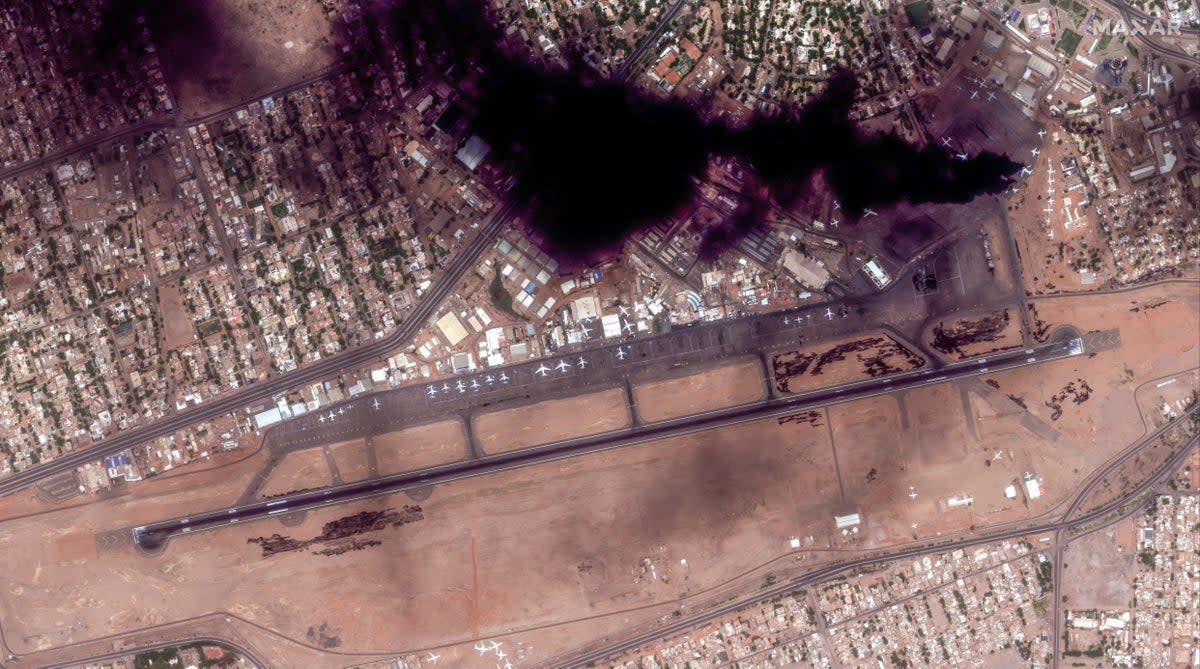 Overview of Khartoum international airport  showing smoke on 16 April (Satellite image ©2023 Maxar Technologies)