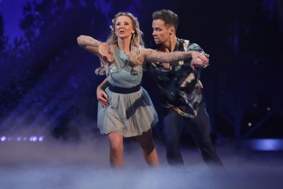 carley stenson and mark hanretty , dancing on ice