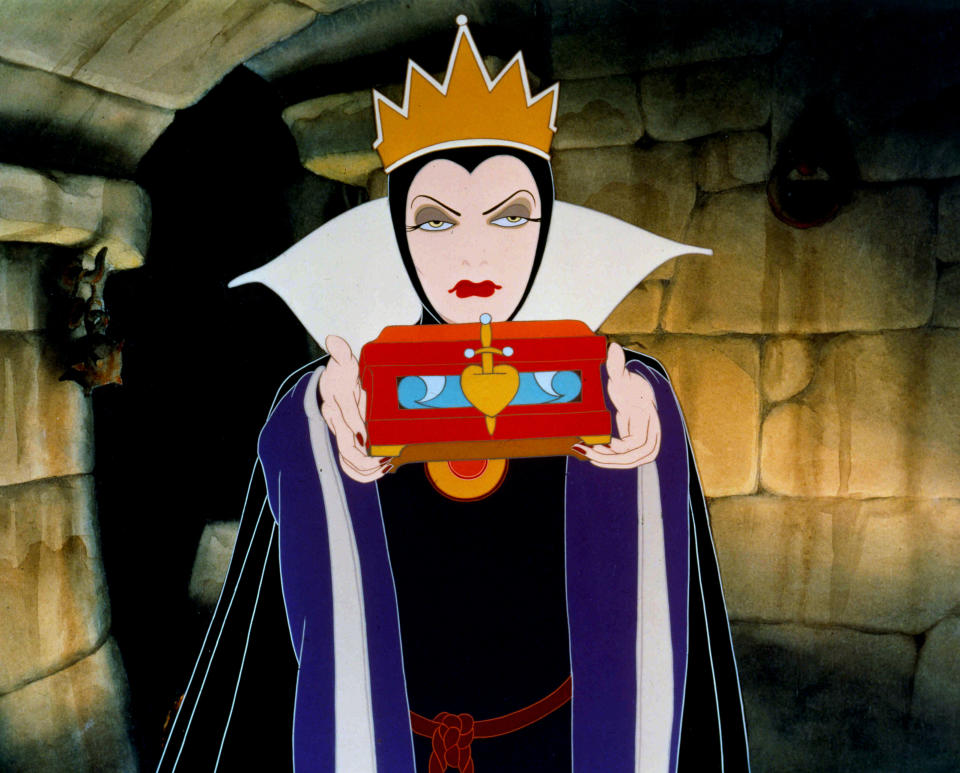 THE WICKED QUEEN SNOW WHITE AND THE SEVEN DWARFS (1937)