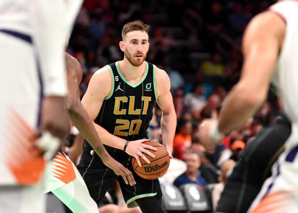 Charlotte Hornets forward Gordon Hayward looks to pass to a teammate during second half action against the Phoenix Suns at Spectrum Center in Charlotte, NC on Wednesday, February 1, 2023.
