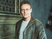 Im Gegensatz zu seinen jungen Kollegen war Anthony Stewart Head schon vor "Buffy" im Fernsehen etabliert - vor allem als Werbegesicht für eine Kaffeemarke. Ins Rollen kam seine Karriere dennoch erst dank der Fantasy-Serie. (Bild: Online USA)