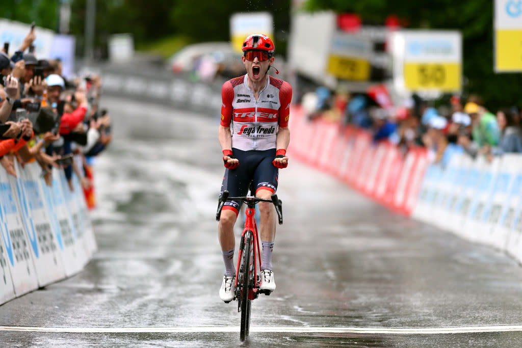  Mattias Skjelmose wins stage 3 at Tour de Suisse 