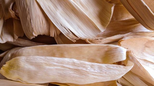 How To Dry Out Fresh Corn Husks For The Most Authentic Tamales