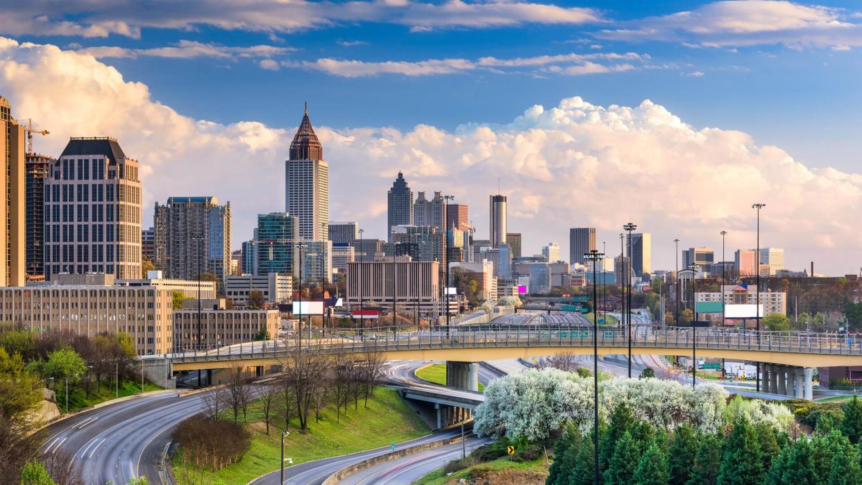 Atlanta, Georgia, USA downtown skyline.