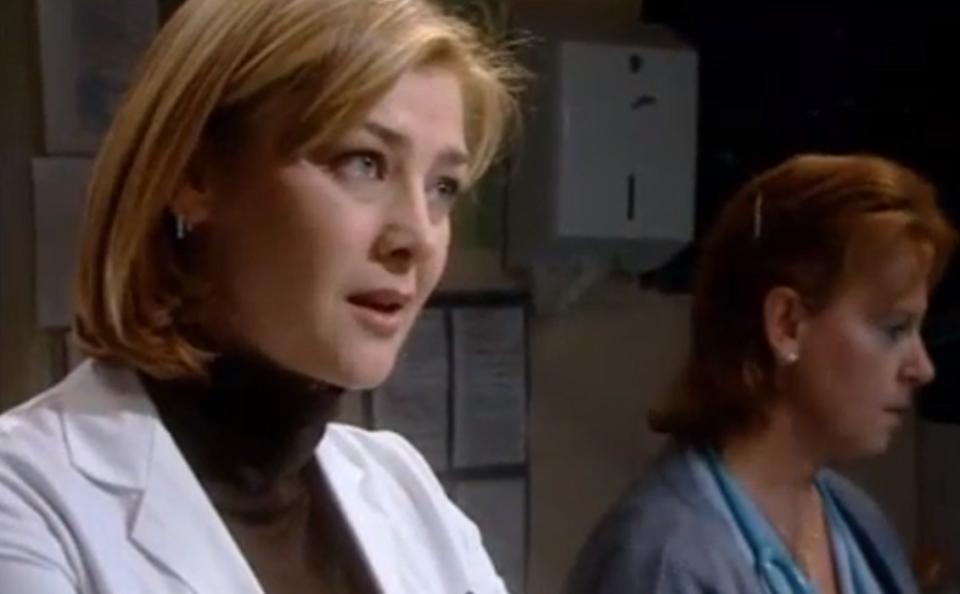 Larrañaga se puso la bata de doctora por primera vez en un episodio de 'Hospital Central' (2006). Interpretó a Cristina Sierra, personaje que luego protagonizó el <em>spin-off</em> titulado 'MIR' (2007-2009). (Foto: Mediaset)