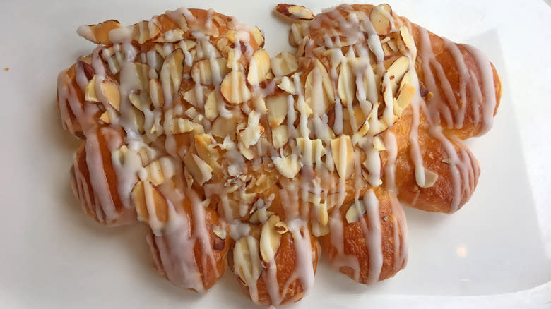 almond bear claw