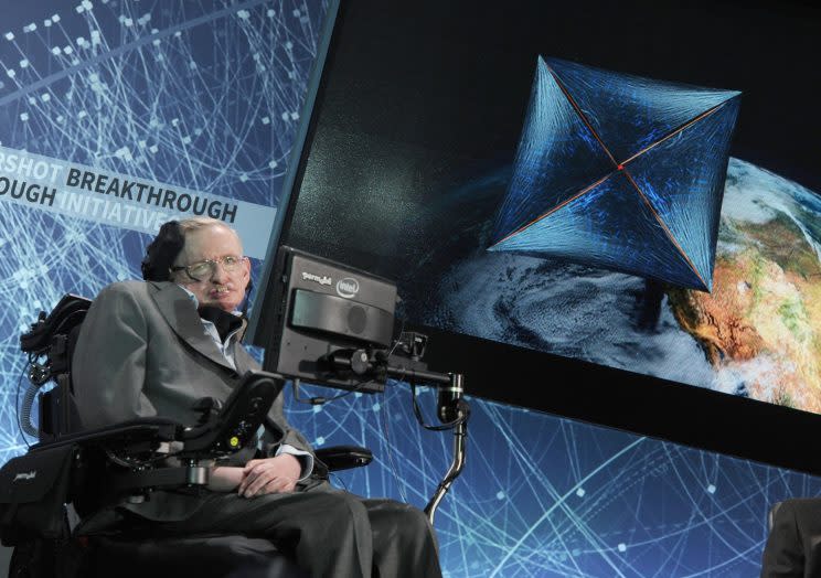 Stephen Hawking unterstützt die Breakthrough-Initiative, die das All nach außerirdischer Intelligenz absucht. (Bild: ddp)