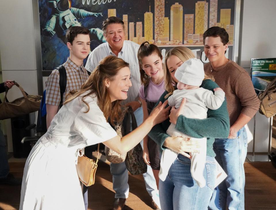 (Left to right) Iain Armitage as Sheldon, Zoe Perry as Mary, Lance Barber as George Sr., Raegan Revord as Missy, Emily Osment as Mandy, and Montana Jordan as Georgie of "Young Sheldon."