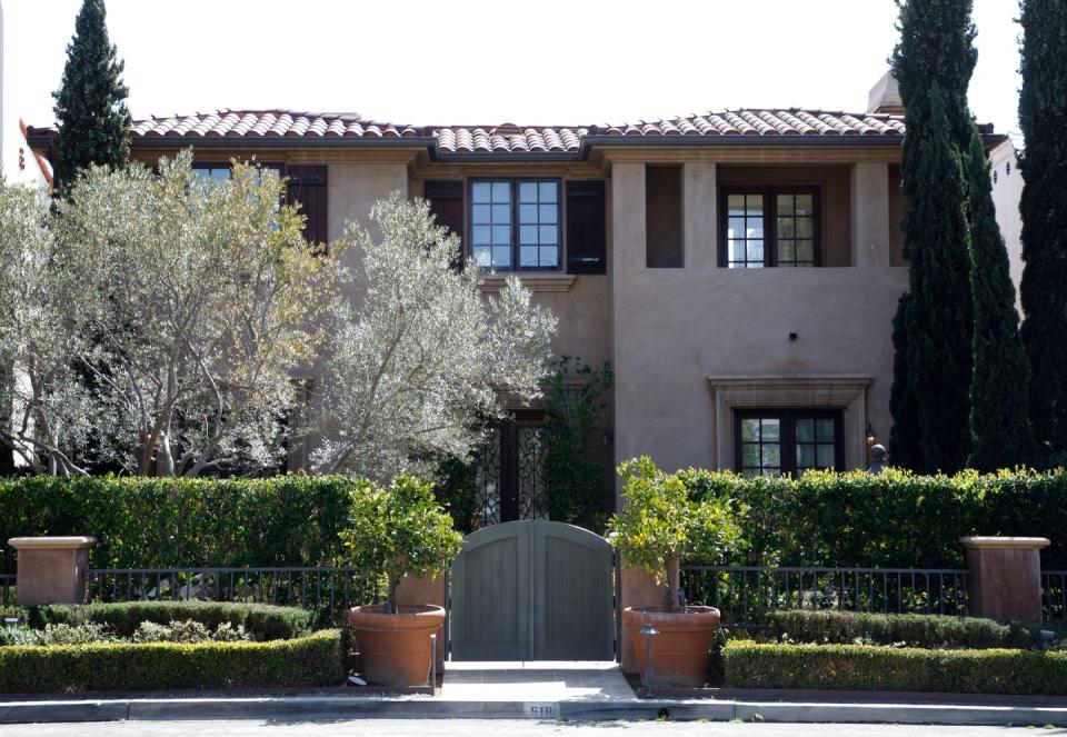 mandatory credit photo by eugene garciaepa efeshutterstock 10153600a a view of the home of william rick singer, accused of spearheading a nationwide college admissions scandal, in newport beach, california, usa, 13 march 2019 the home, where he based the edge college career network, is reportedly for sale after being purchased in 2012 for 155 million us dollars home of accused college admissions scandal schemer, newport beach, usa 14 mar 2019