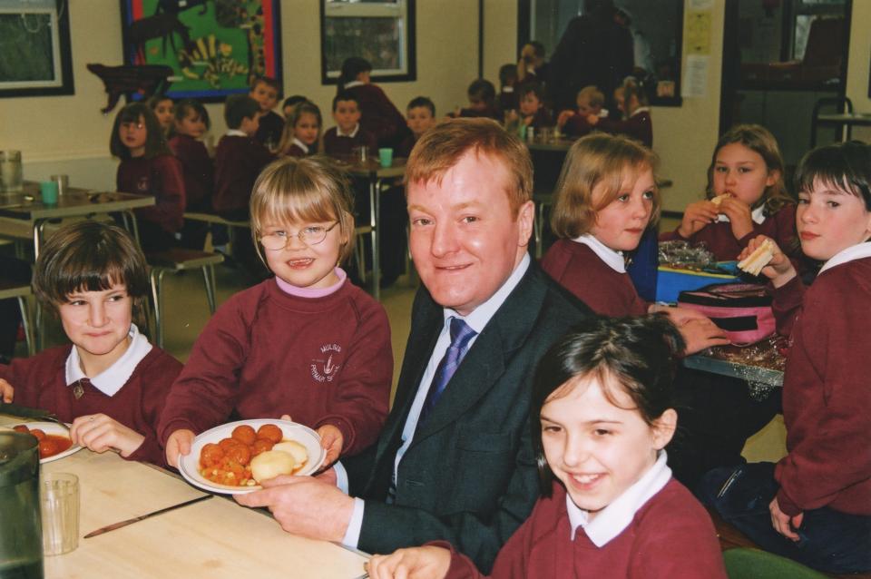 Charles Kennedy campaigned to keep Mulbuie Primary in the Muir of Ord open