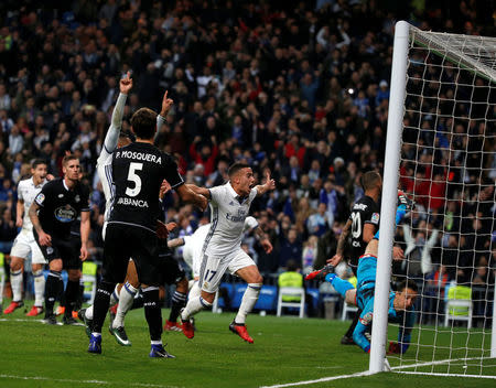 Football Soccer - Real Madrid v Deportivo Coruna - Spanish La Liga Santander -Santiago Bernabeu stadium, Madrid, Spain - 10/12/16 Real Madrid celebrates a goal. REUTERS/Javier Barbancho