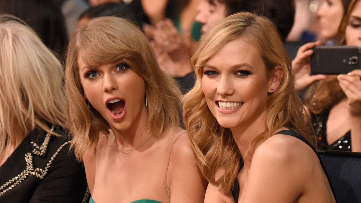 2014 American Music Awards -  Backstage And Audience