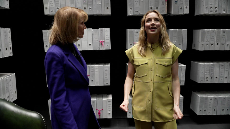 Tony Award-nominee Jodie Comer (right), with correspondent Erin Moriarty, on the New York stage where Comer performs the one-woman drama, 