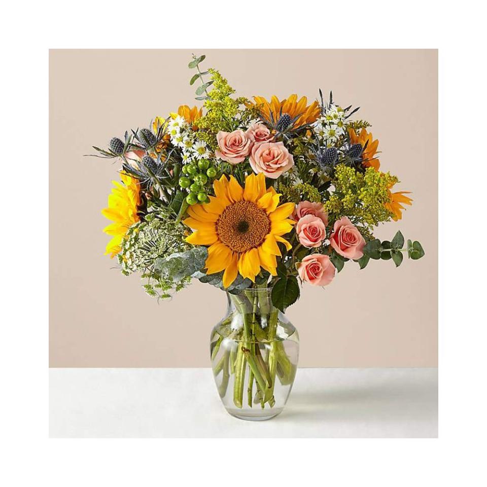 Queen Bee Bouquet with Vase