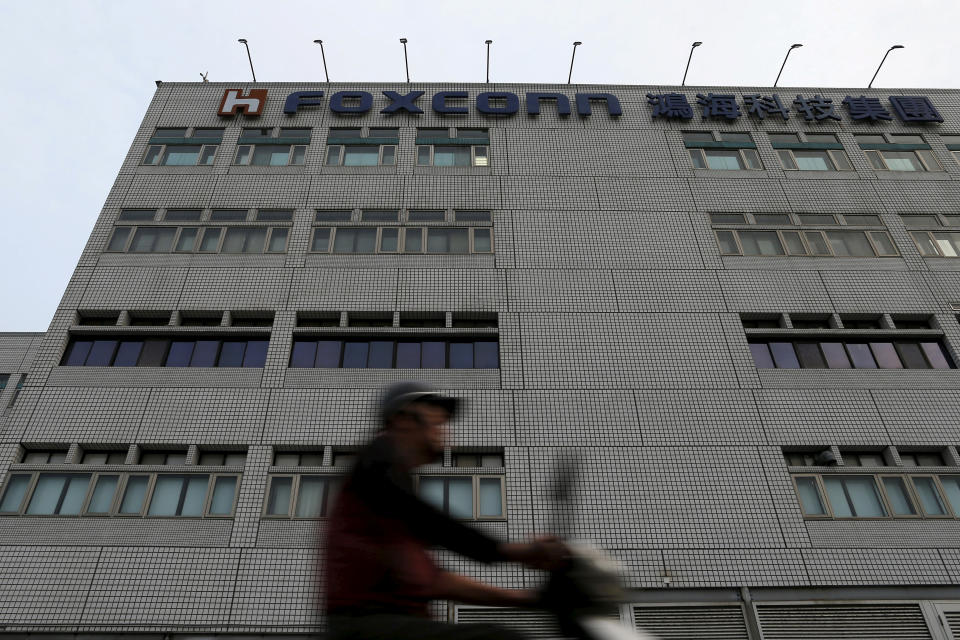 The headquarters&nbsp;of Hon Hai Precision Industry Co., also known as Foxconn Technology Group, is seen in New Taipei City, Taiwan. (Photo: Tyrone Siu/Reuters)