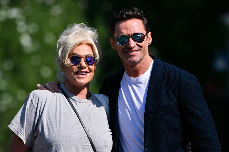 El actor australiano Hugh Jackman arriba al Hotel Excelsior acompañado de su esposa, Deborra-Lee Furness 
