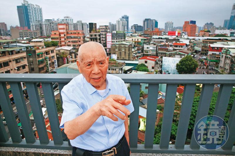 板橋鬧區都更爆出爭議案，98歲的前軍醫余雲烈（圖）槓上知名建商皇翔董娘廖林淑花。