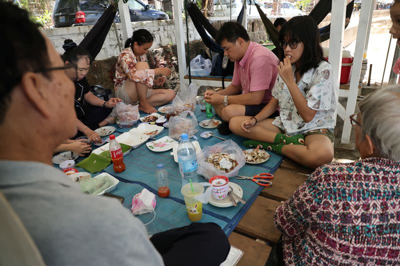 Cambodian fishermen release female crabs to preserve declining stocks