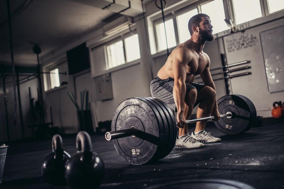 man preparing for a lift