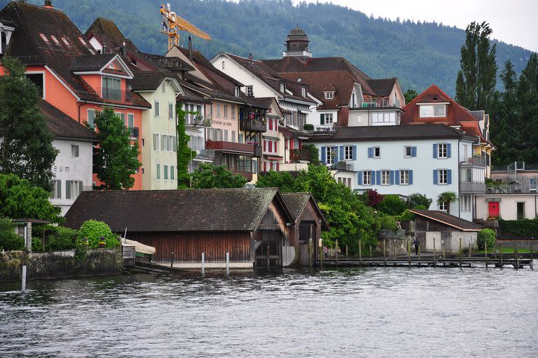 La ciudad de Zug, Suiza, es uno de los principales lugares donde se encuentran los oligarcas rusos que sanciona Occidente