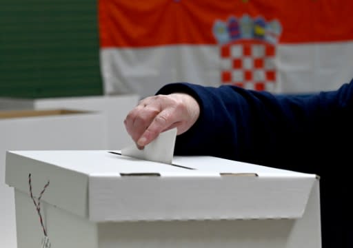Turnout in Croatia's presidential election was slightly higher than in the last vote five years ago