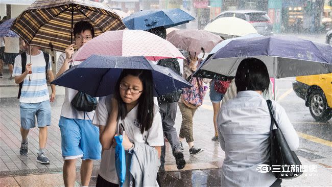 氣象局點出，基隆北海岸、宜蘭地區、大臺北山區跨年夜恐有較大雨勢。（示意圖／資料照）