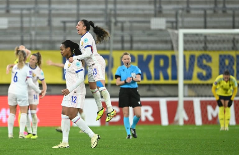 Les Bleues exultent après leur premier succès en Suède en qualifications à l'Euro, le 9 avril 2024 à Göteborg (Jonathan NACKSTRAND)