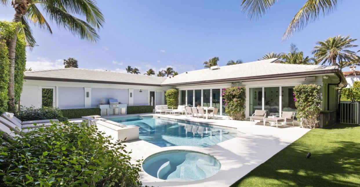 An extensively remodeled 1970s-era house at 170 Everglade Ave. in the North End of Palm Beach has changed hands for a recorded $11.7 million after being listed with an asking price of $12.95 million.