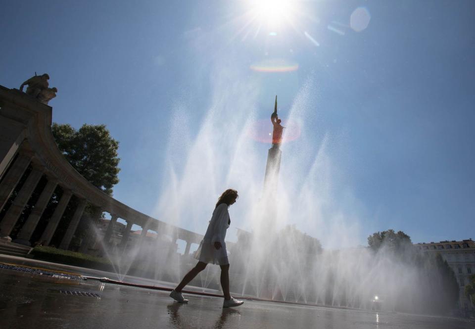 35 Photos That Capture Europe’s Sweltering Heatwave