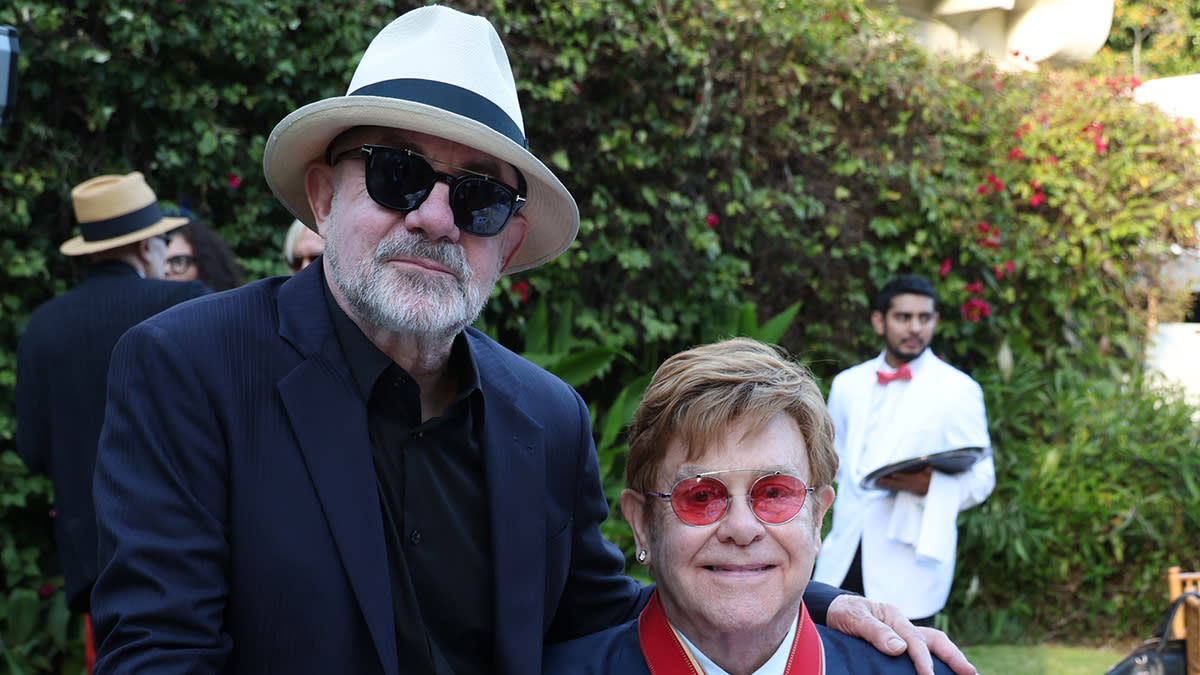  Bernie Taupin with Elton John. 