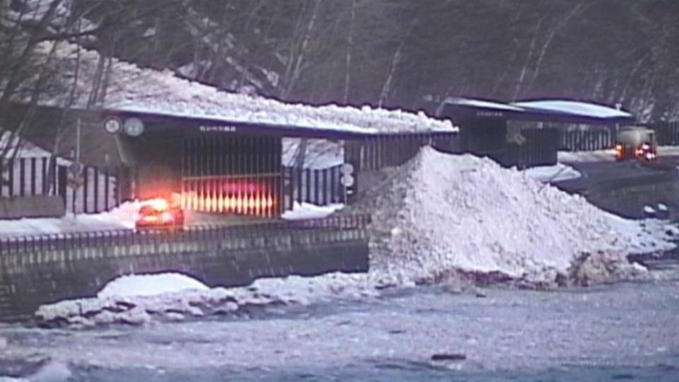 日本北海道千歲市支笏湖附近發生雪崩。( 圖 / 翻攝 日本國土交通省 札幌開發建設部 官網 )