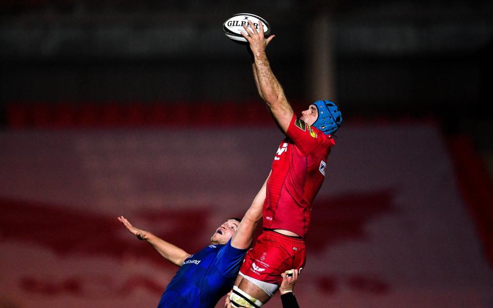 Tadhg Beirne of Scarlets in action against Ross Molony of Leinster during the Guinness PRO14 Round 17 match between Scarlets and Leinster at Parc Y Scarlets in Llanelli, Wales. - GETTY IMAGES