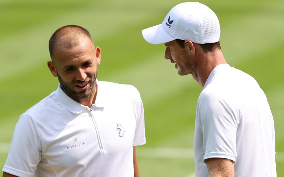 Dan Evans (left) and Andy Murray (right)