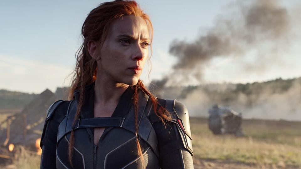 Starke Frauenfiguren gibt es in den Marvel-Reihen zuhauf. Stets an vorderster Front: die von Scarlett Johansson verkörperte Superspionin Black Widow. Nun bekommt die Ex-KGB-Agentin ihr erstes Solo-Abenteuer (momentan geplanter Kinostart: 9. Juli), das zeitlich irgendwo zwischen "Civil War" und "Infinity War" angesiedelt ist. Der Film soll das MCU in die vierte Phase führen. (Bild: Disney / Marvel)