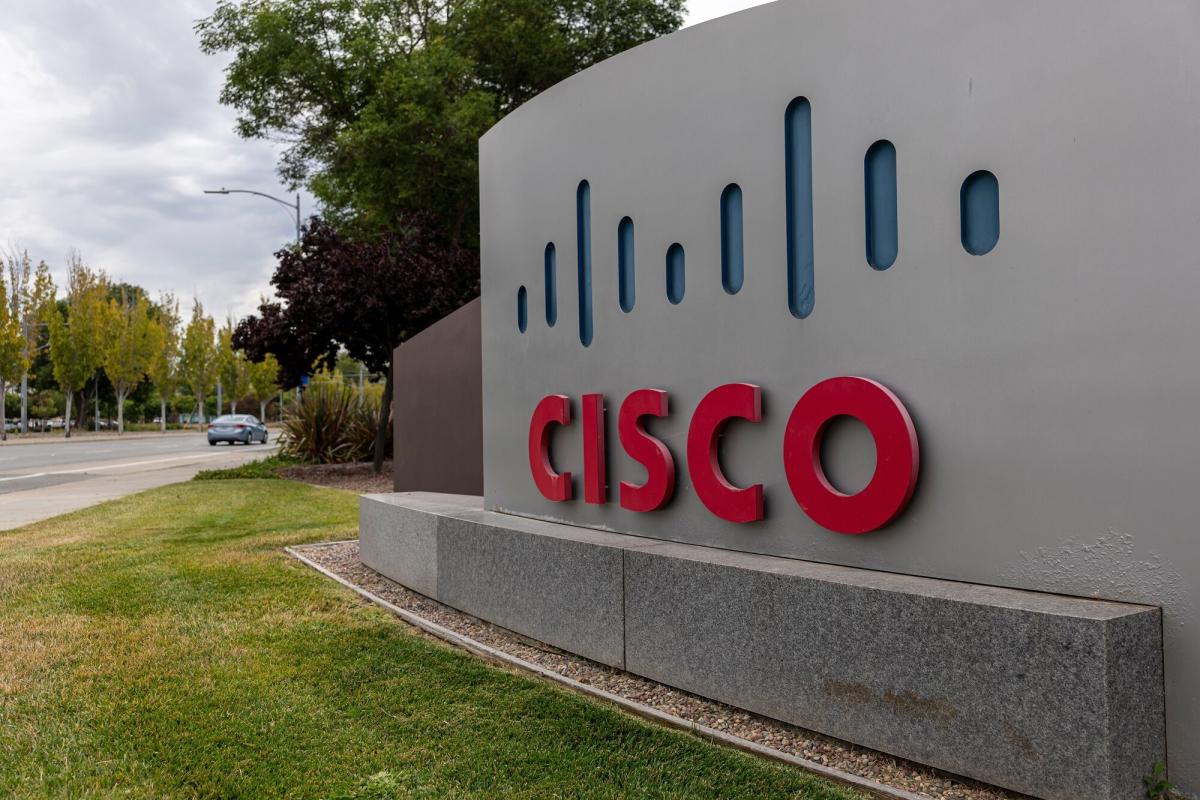 Cisco to Invest  Billion in AI Startups as Industry Booms