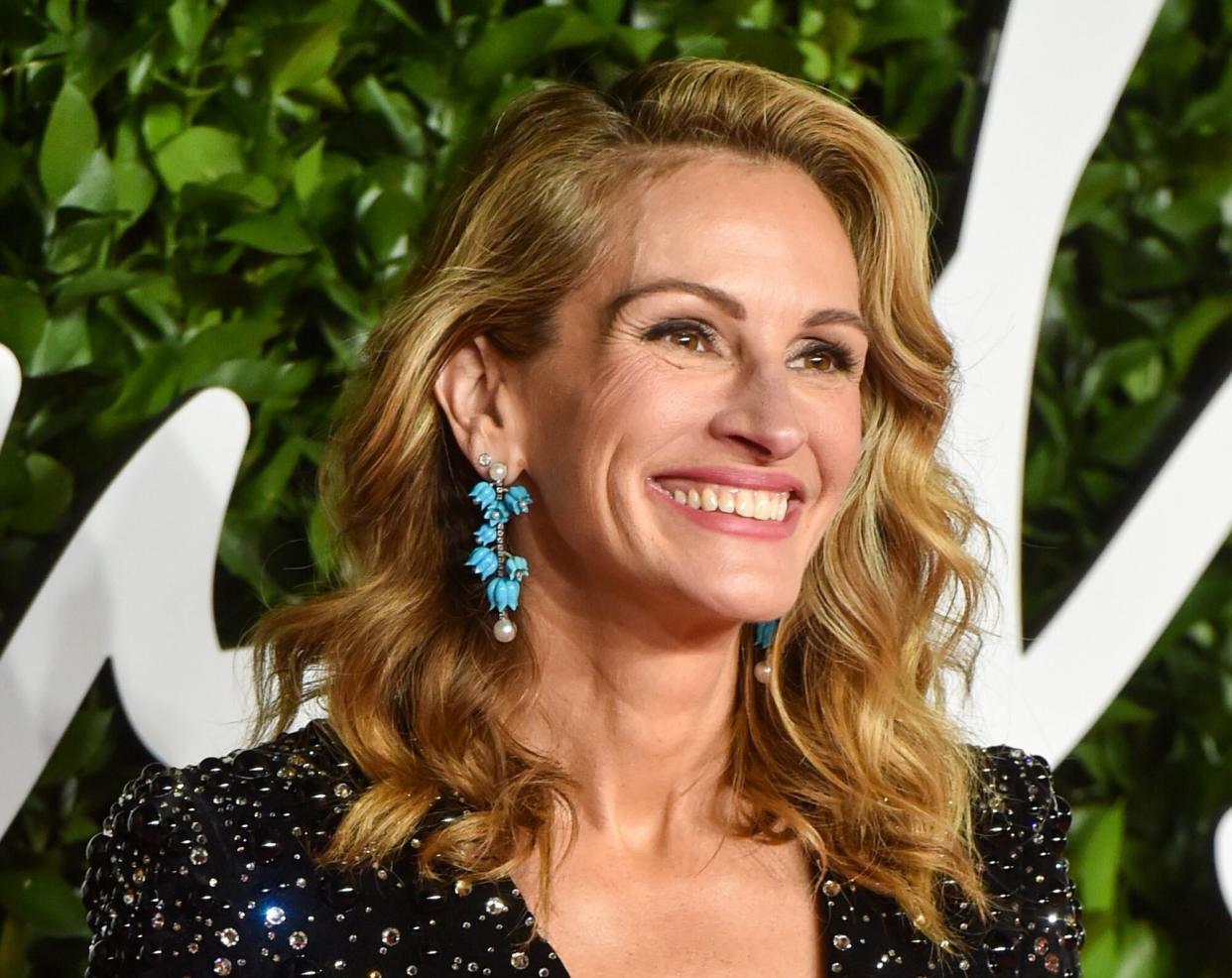 Julia Roberts - LEAD