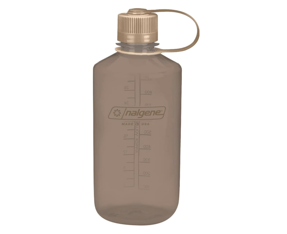A photo of Nalgene Sustain Tritan BPA-Free Water Bottle Made with Material Derived from 50% Plastic Waste, 32 OZ, Narrow Mouth, Mocha. (PHOTO: Amazon Singapore)