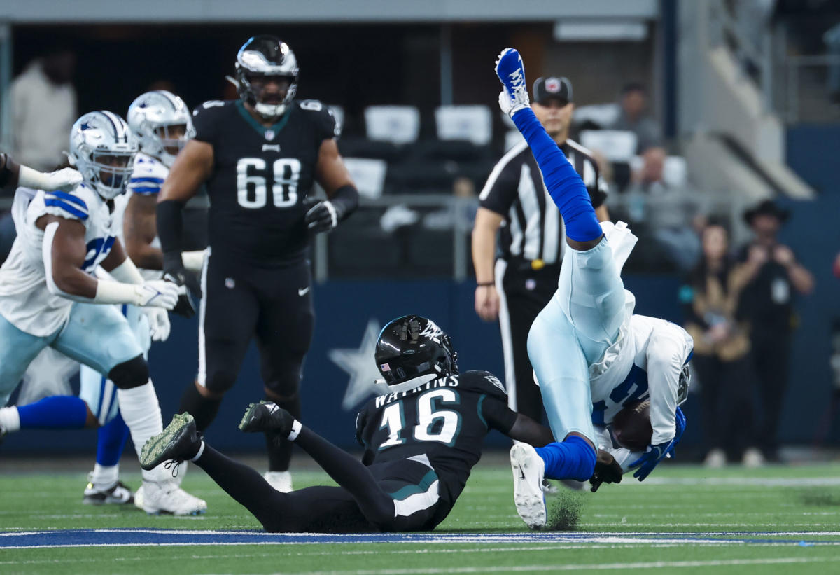 Eagles unravel with 4 turnovers vs. Cowboys, spoil chance to clinch NFC's  top seed - The Athletic