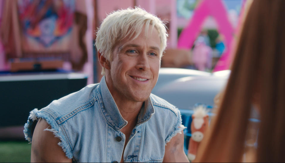 En esta imagen proporcionada por Warner Bros. Pictures, Ryan Gosling en una escena de "Barbie". (Warner Bros. Pictures vía AP)