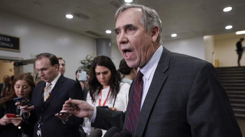 Image: Jeff Merkley (J. Scott Applewhite / AP)