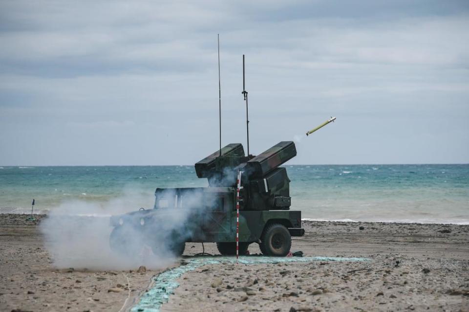 復仇者飛彈車實彈射擊。   圖：軍聞社提供