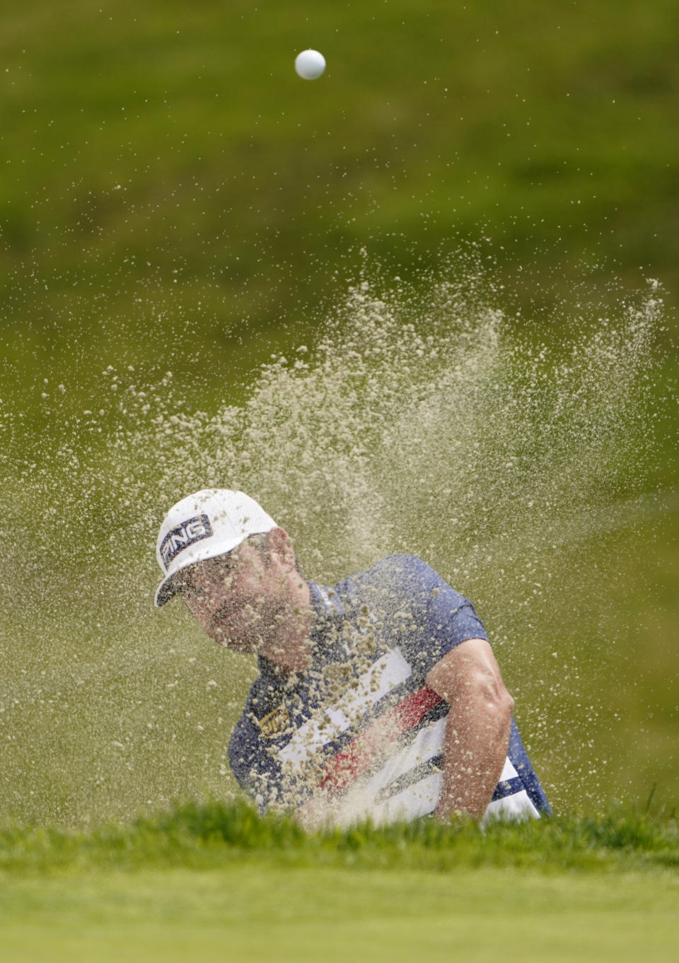 Louis Oosthuizen, of South Africa, plays a shot from a bunker on the 11th hole during the second round of the U.S. Open Golf Championship, Friday, June 18, 2021, at Torrey Pines Golf Course in San Diego. (AP Photo/Jae C. Hong)