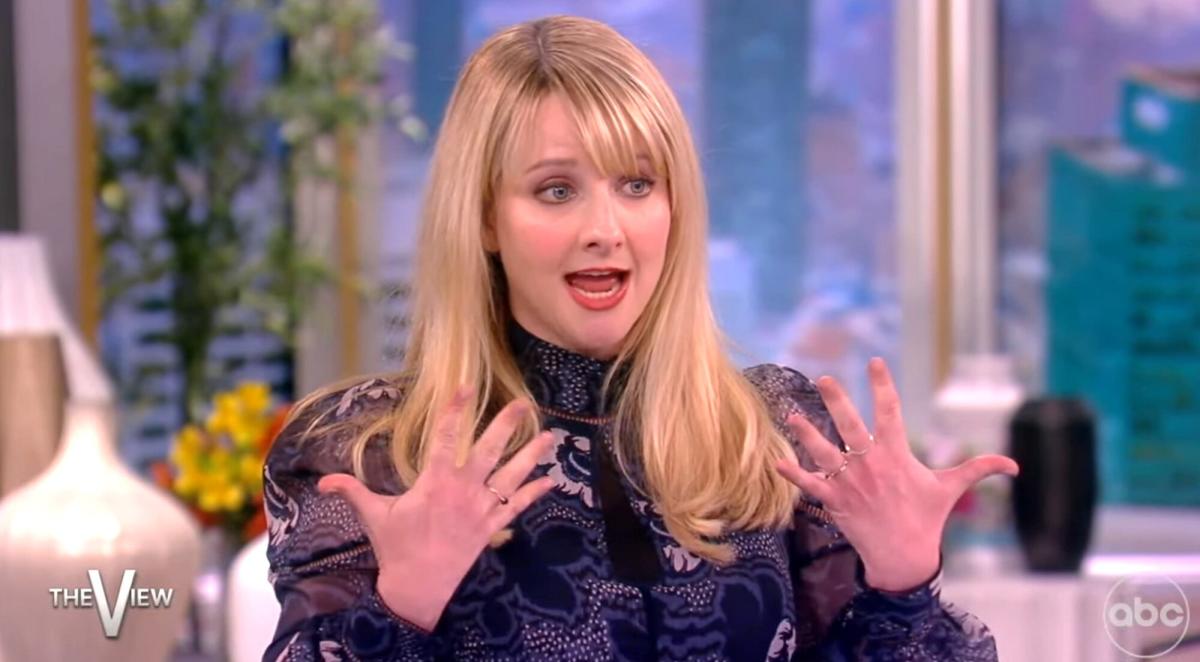 Melissa Rauch Porn Captions Gangbang - Big Bang Theory 's Melissa Rauch says she lost a job after director saw her  hands: 'Jesus Christ!'